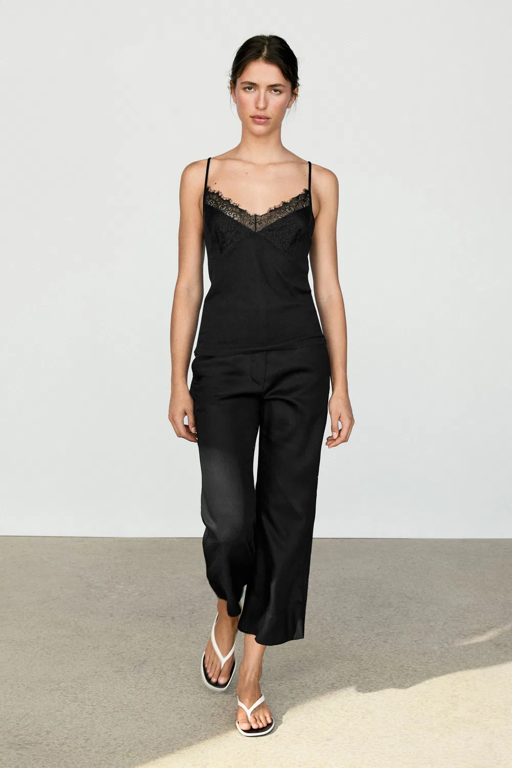 Топ Massimo Dutti Strappy With Lace Detail, черный — фото 3