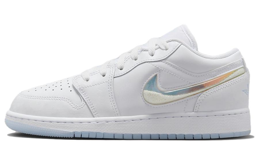 

1 Белая футболка Jordan Low SE Glitter Swoosh GS