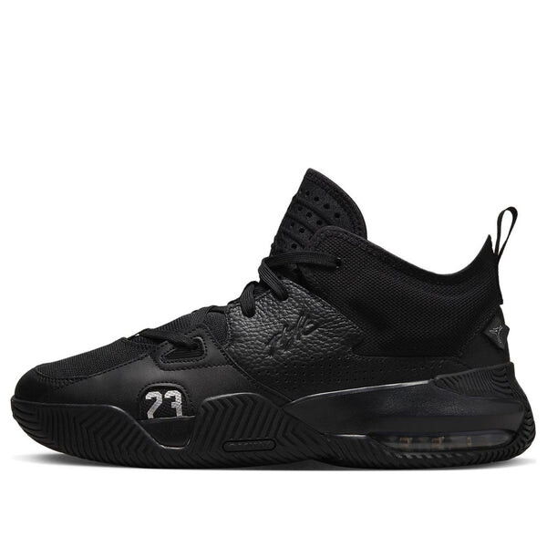 

Кроссовки остаются верными 2 Air Jordan, черный