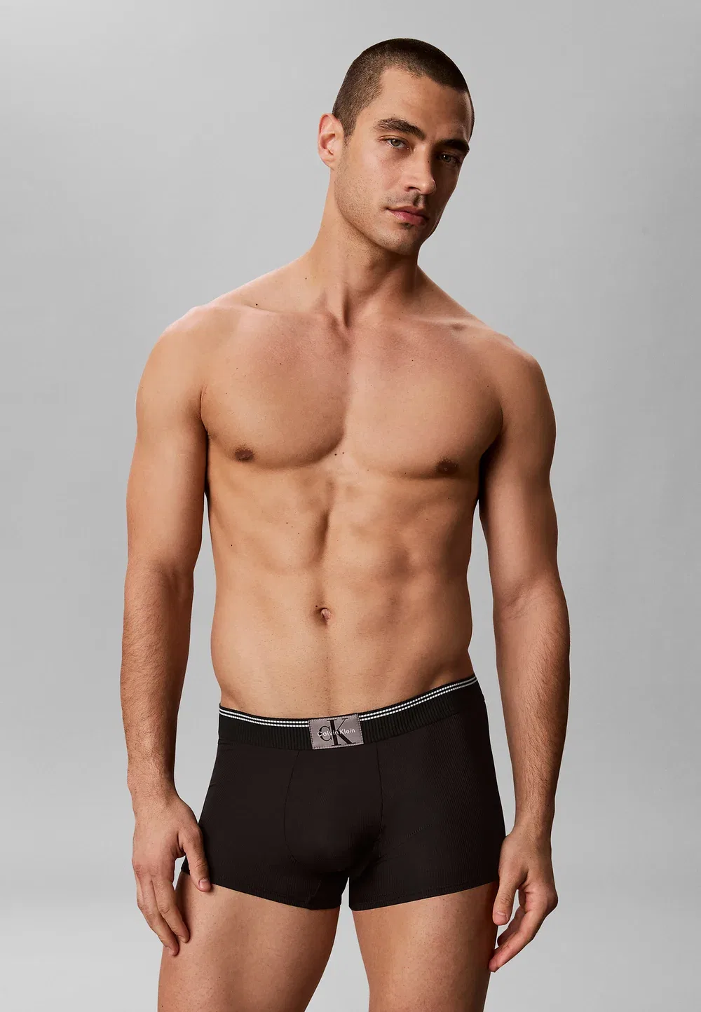 Трусы с низкой посадкой - микро-трусики с графической монограммой Calvin Klein, Black