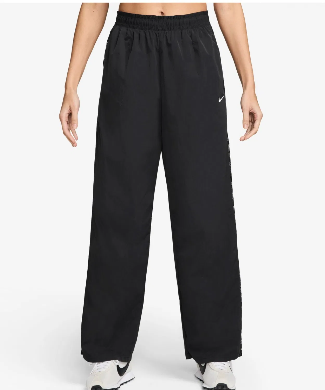 Женские спортивные брюки с кружевной вставкой NIKE Lace Inset Track Pant, Черный