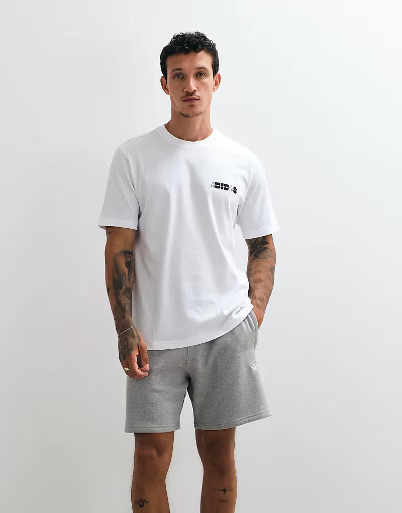 Шорты Adidas Originals Essential серого — фото 2