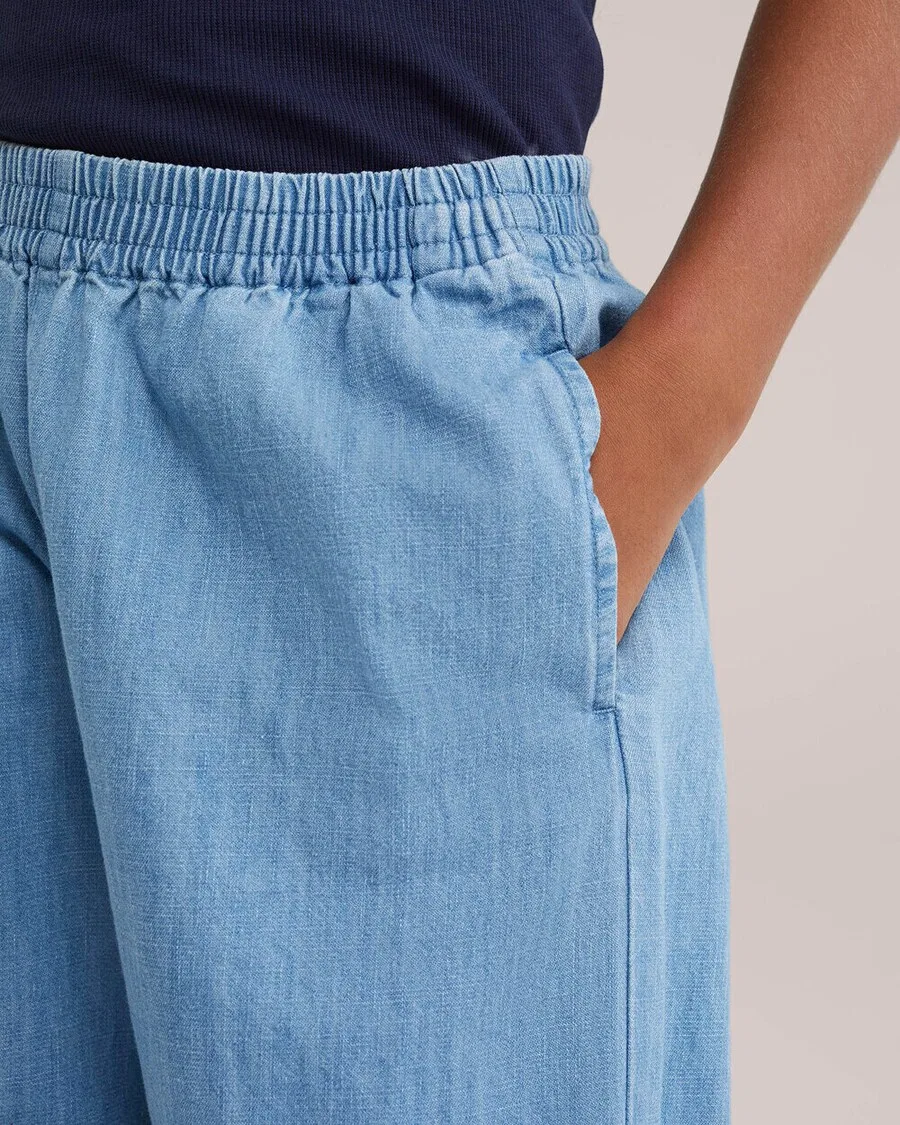 Свободные брюки из синего денима от WE Fashion — фото 4
