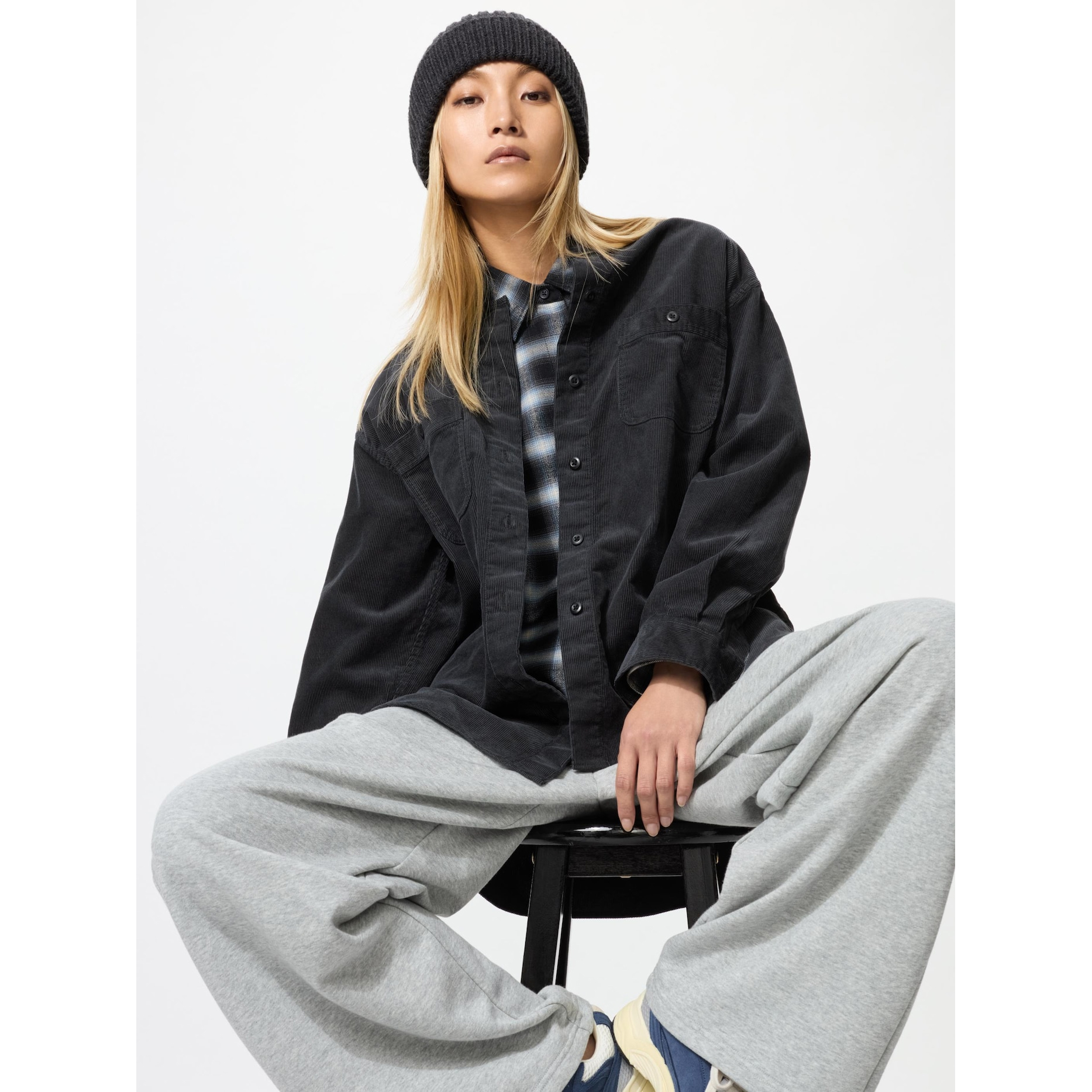 

Вельветовая длинная куртка-рубашка Uniqlo женская, 08 темно-серый