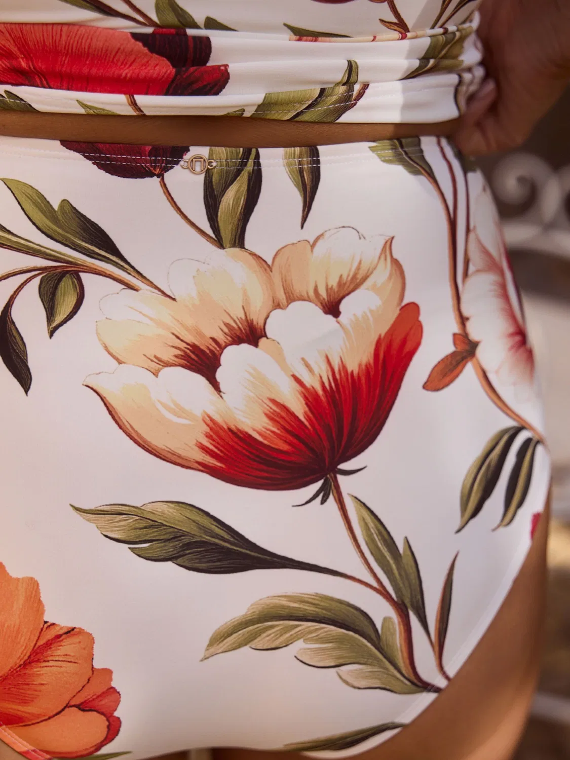 Бикини трусы с высокой талией, принт White/Red Floral Next, белый/красный — фото 3