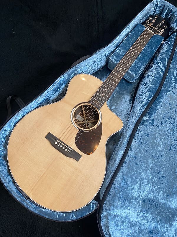 

Martin SC13E Special # 2610810 (4 фунта, 5,5 унции)
