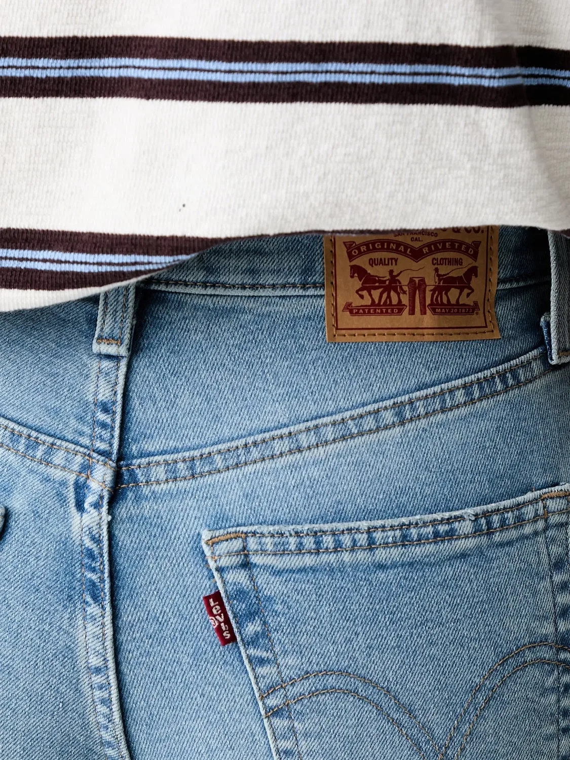 Джинсы зауженного кроя с высокой талией Levi's, синий — фото 3