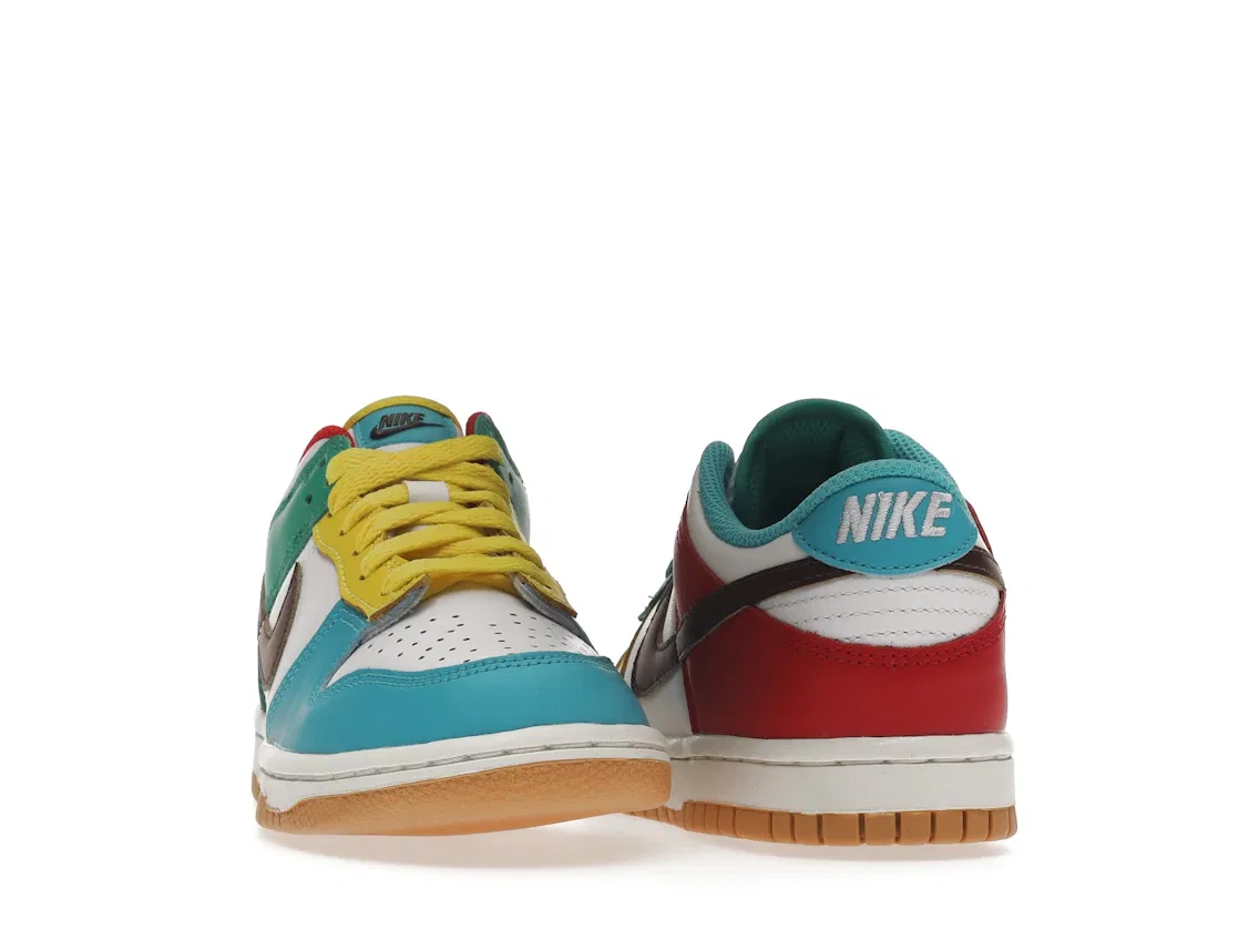 Детские кроссовки Lifestyle Nike Dunk Low, White/Light Chocolate-Roma Green — фото 2