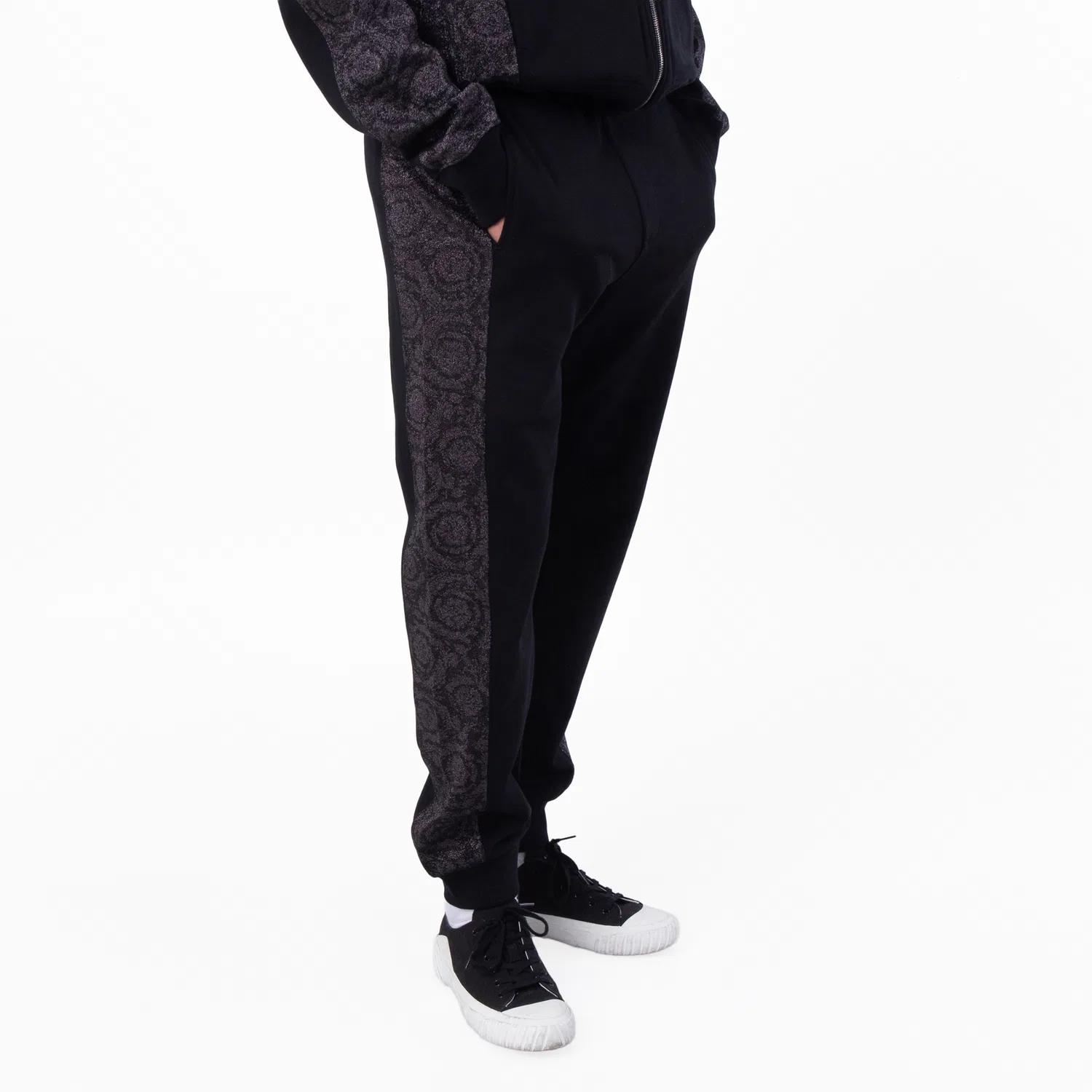 Спортивные штаны с жаккардовым принтом Barocco и люрексом Versace, Black — фото 2