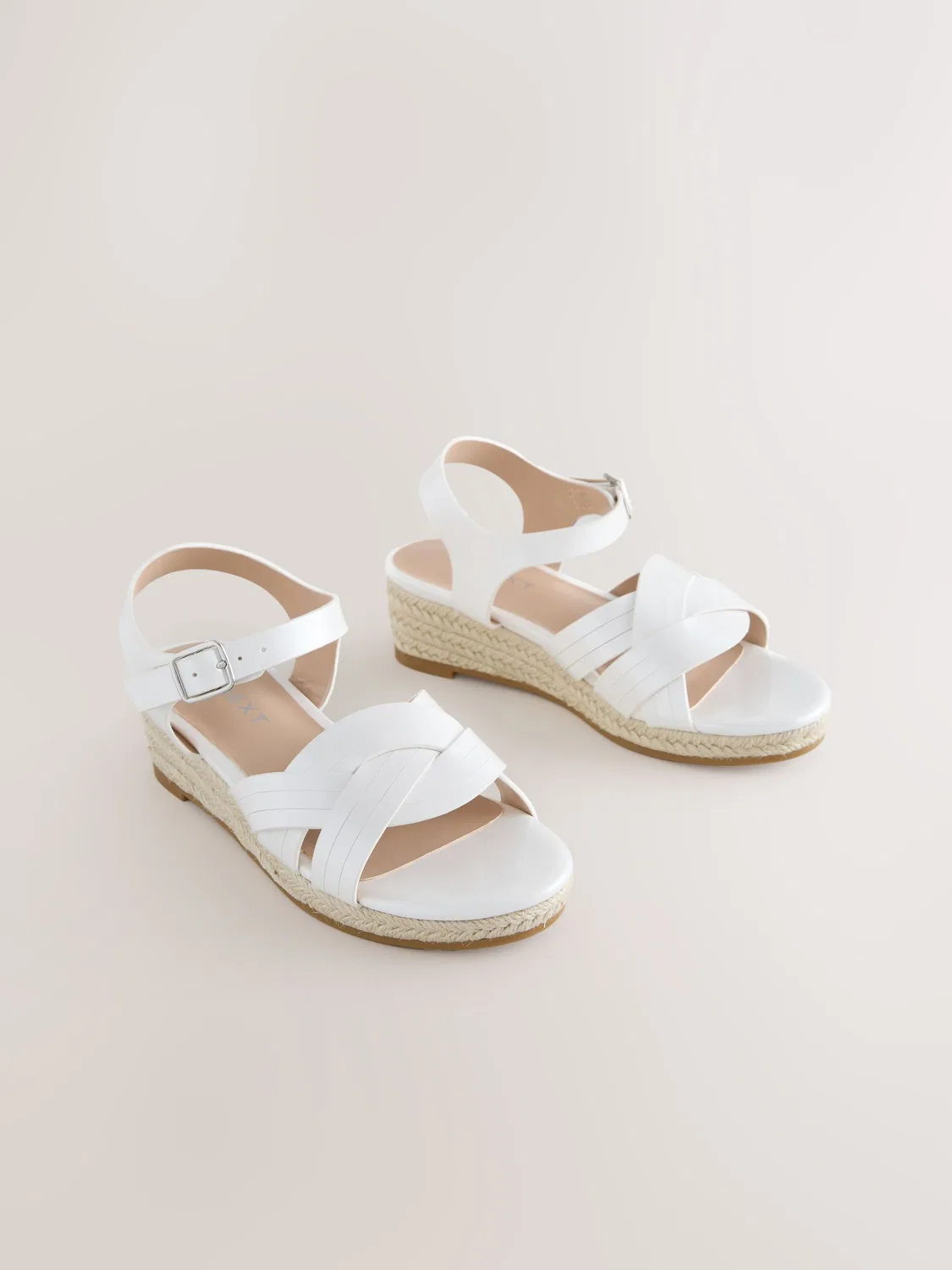 Сандалии на танкетке с плетеным верхом White Woven Next, белый