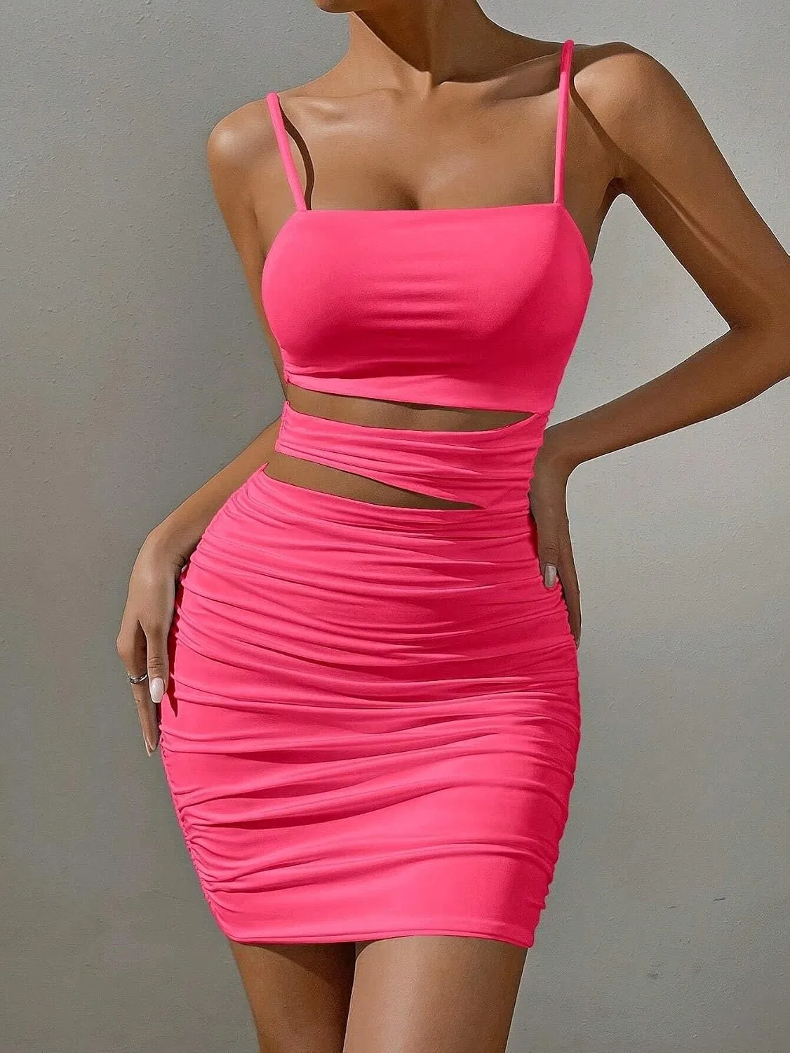 Женское мини-платье на тонких бретелях с вырезами Cutout, Pink — фото 2