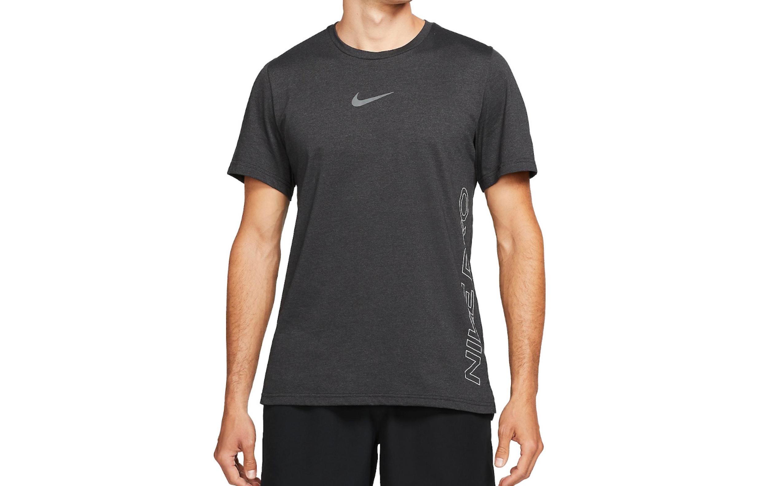 

Nike Футболка мужская, угольно-черная