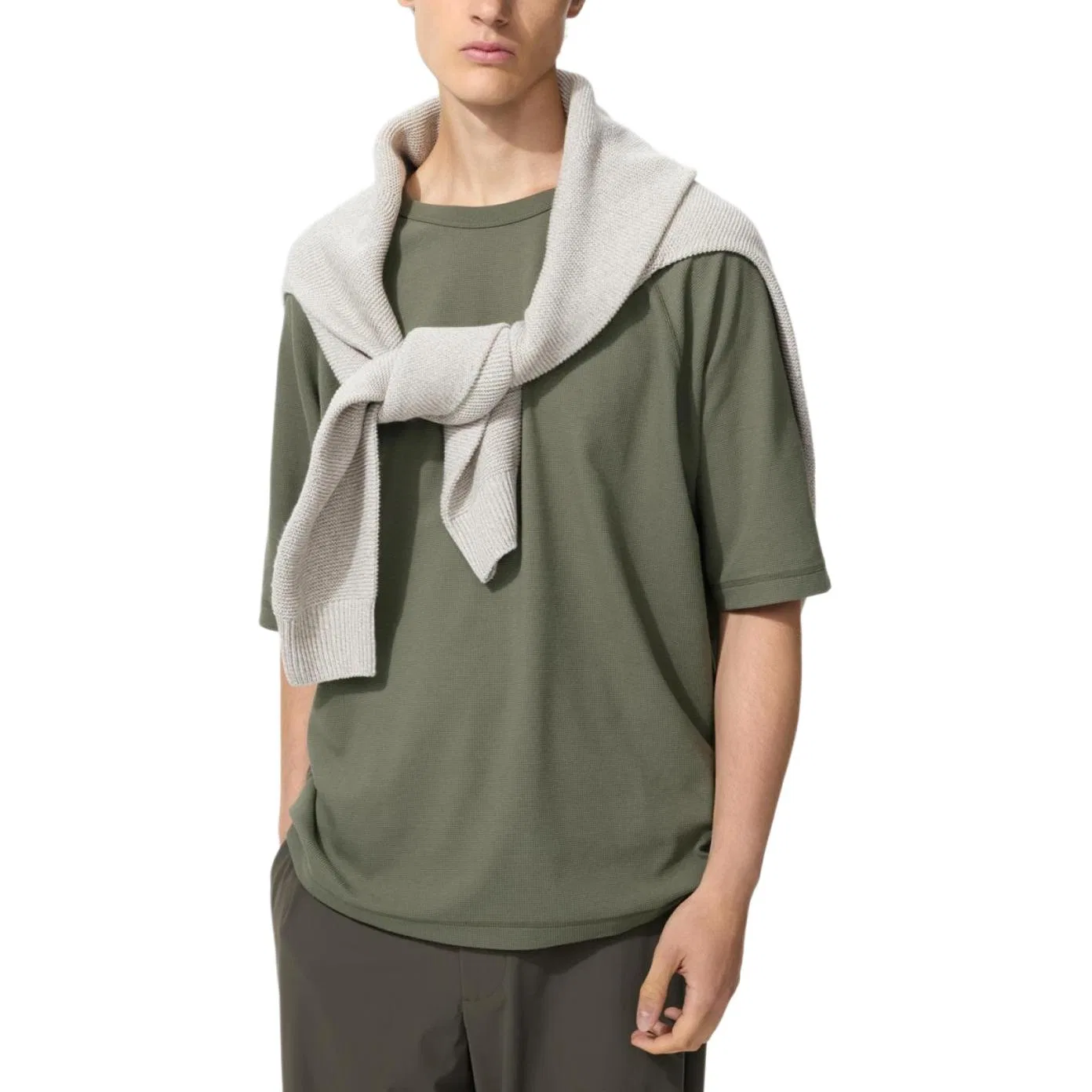 UNIQLO Футболка унисекс темно-оливковая с круглым вырезом
