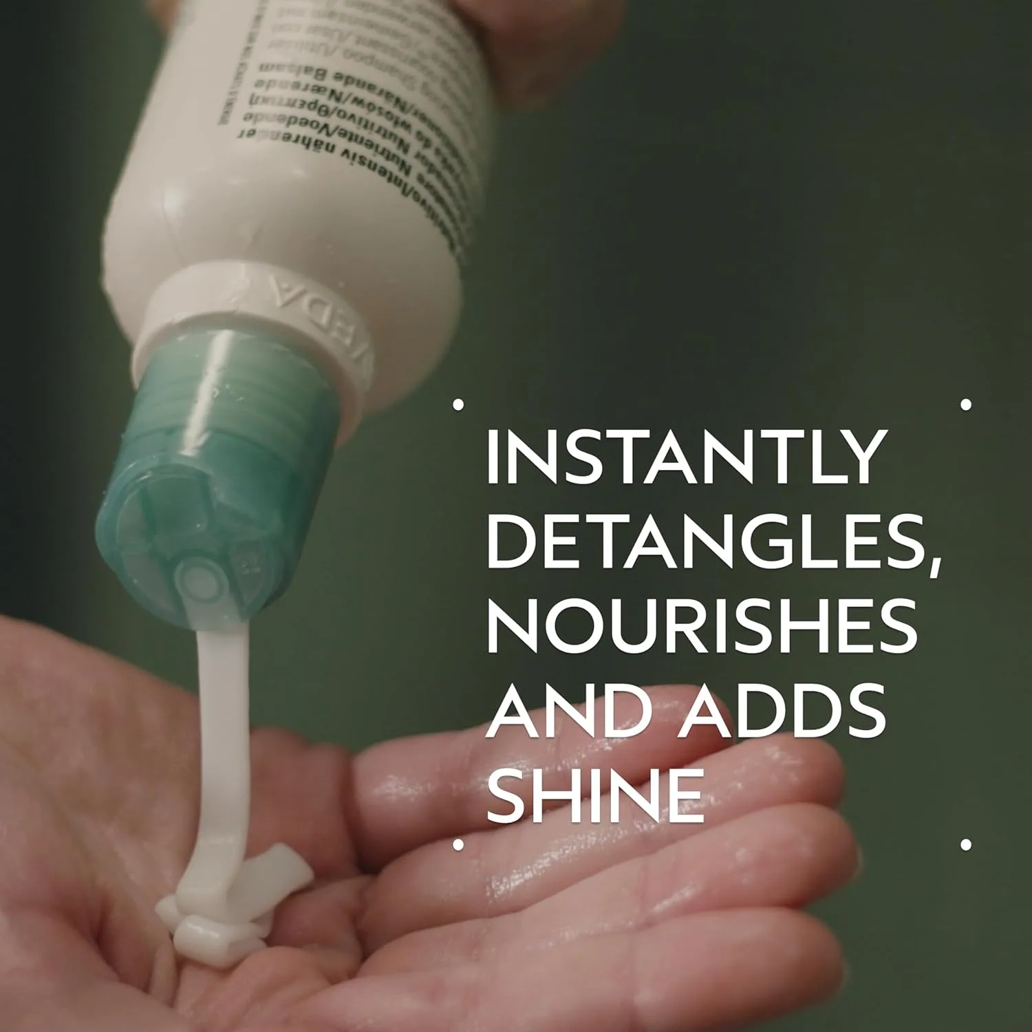 Питательный кондиционер Aveda Shampure для тонких и средних волос | Легкая формула облегчает расчесывание и придает блеск | Успокаивающий аромат лаванды и иланг-иланга | 98% натуральных ингредиентов* — фото 3