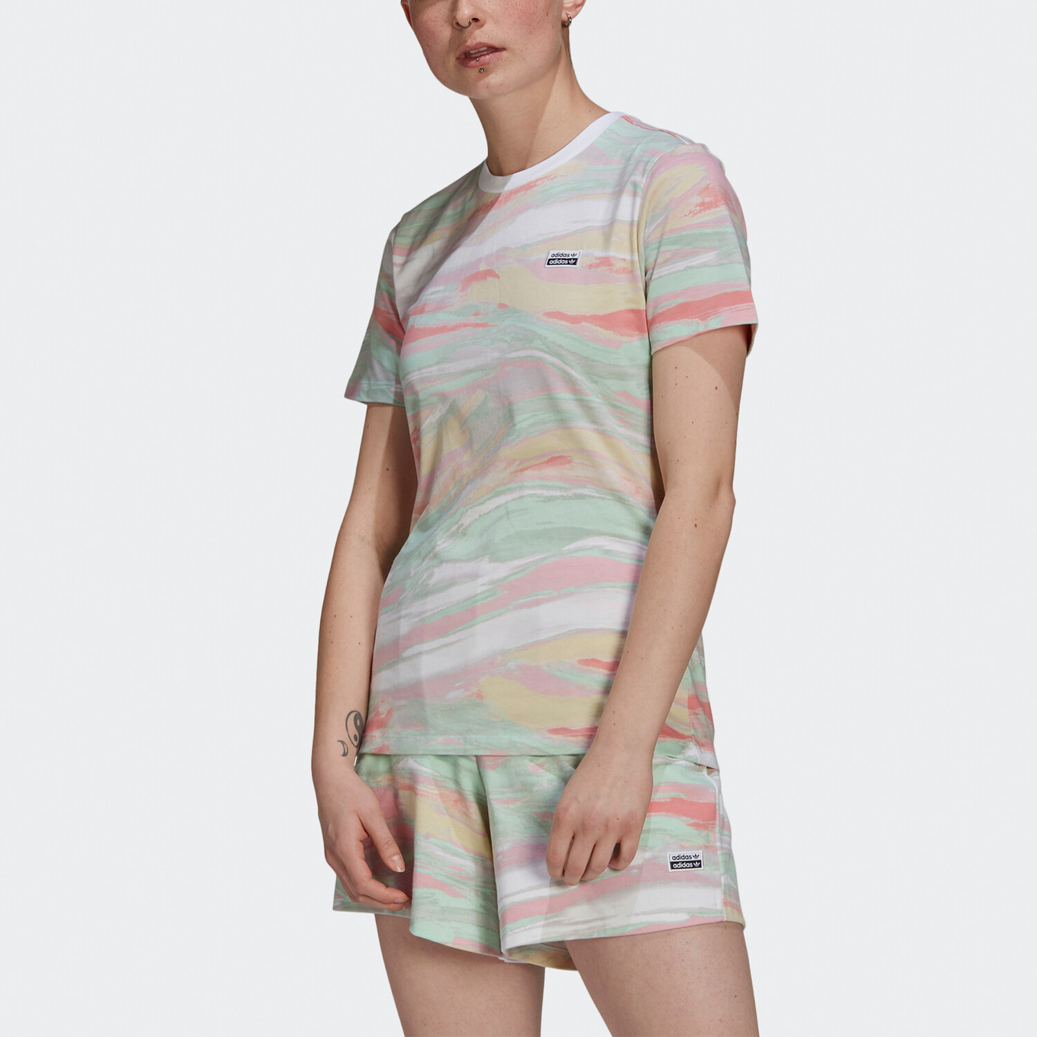 Футболка с коротким рукавом женская многоцветная Adidas Originals — фото 2