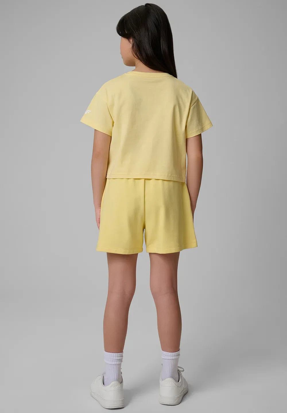 Spodenki dresowe dziewczęce - białe 140 (9-10 лат) - спортивные шорты 4F, Yellow — фото 3