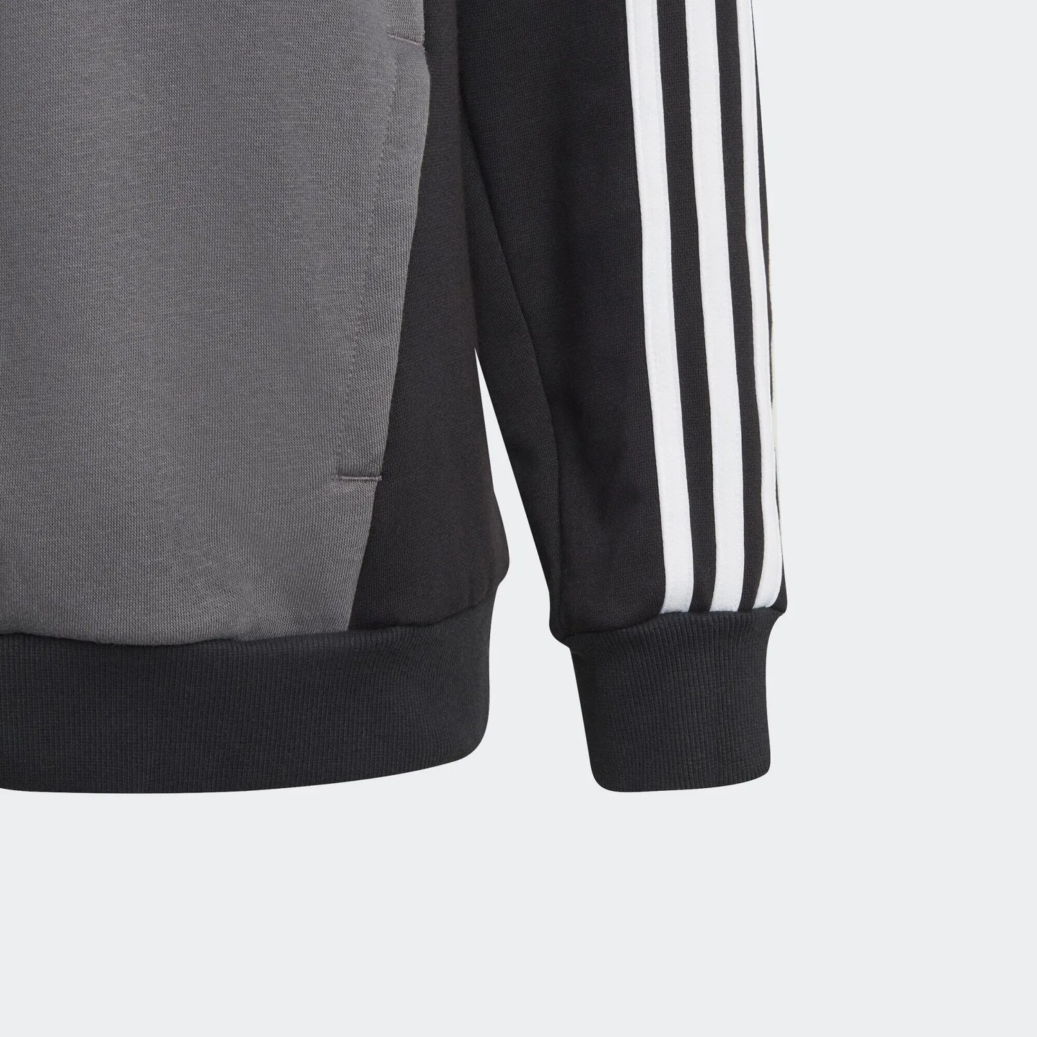Детское худи с принтом Tiberio 3-Streifen Colorblock Kids Hoodie Adidas, Schwarz / Weiss / Grau — фото 4