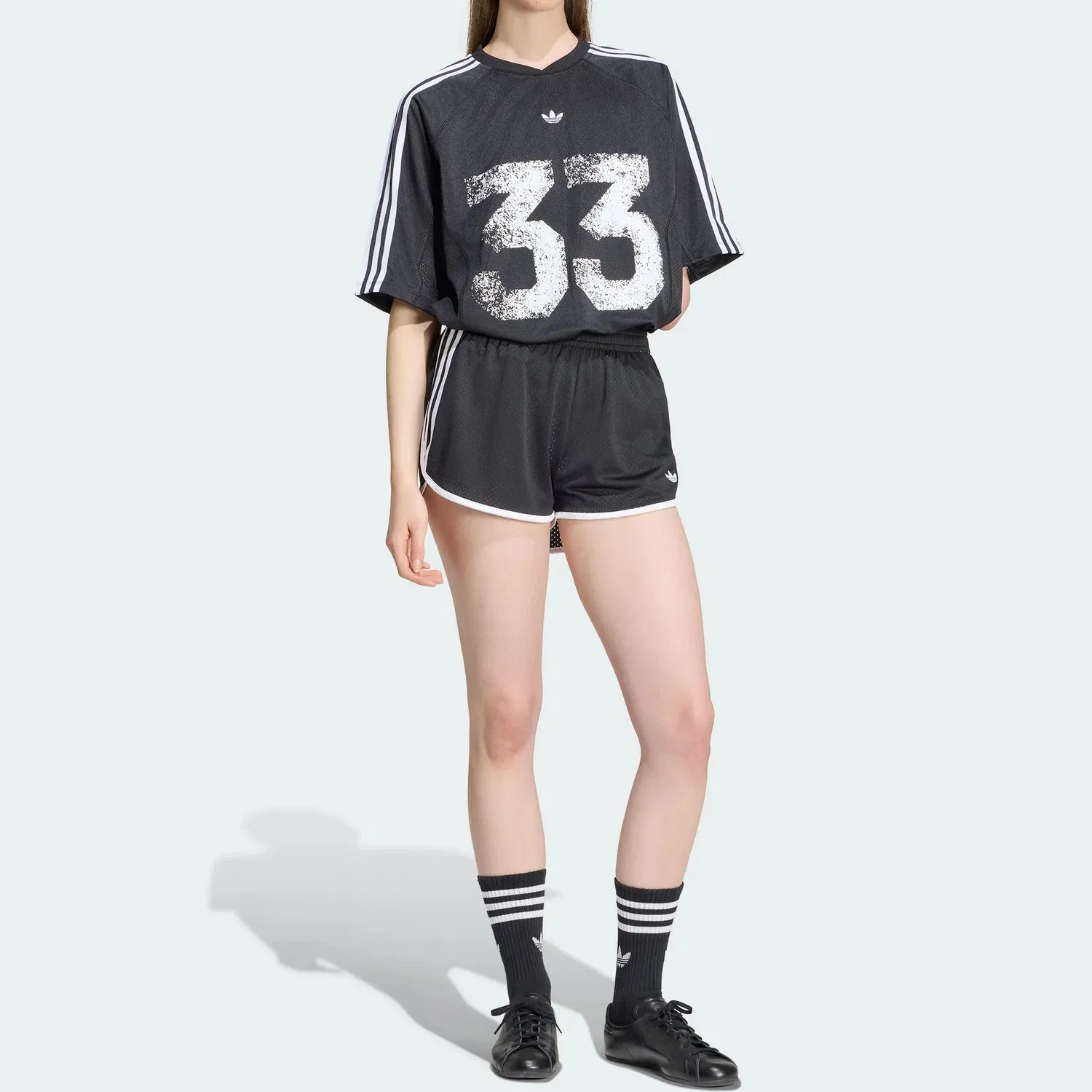 Женская футболка с V-образным вырезом Adidas Originals, Black — фото 3