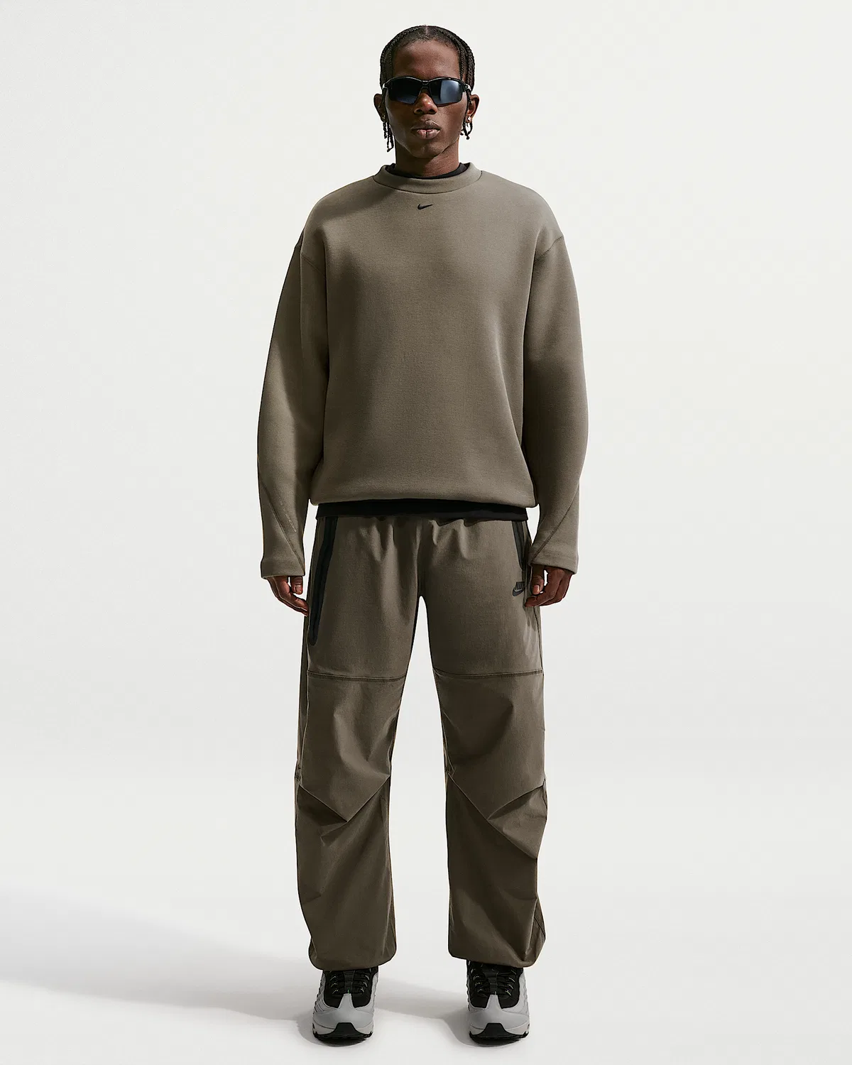 Мужские спортивные штаны Nike Tech Dri-FIT Woven, Dark Hazel/Dark Hazel/Black