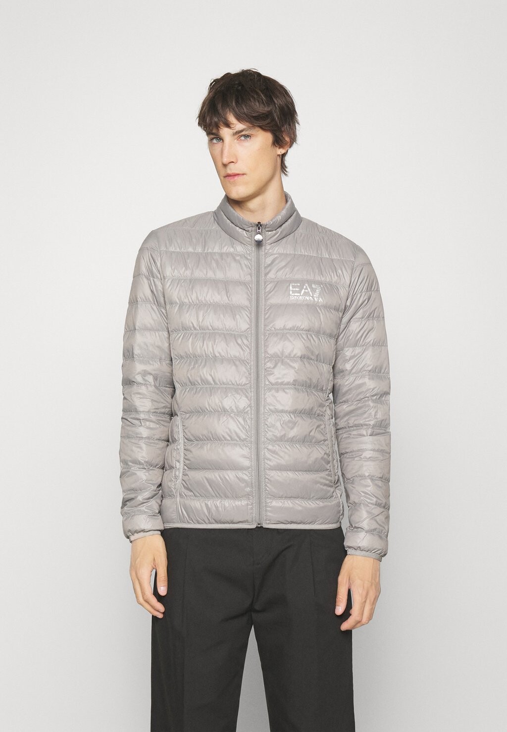 

Куртка EA7 Emporio Armani КУРТКА, цвет grigio chiaro