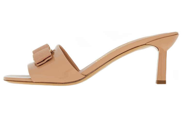 

Сандалии Ferragamo Vara Bow, светло-коричневый