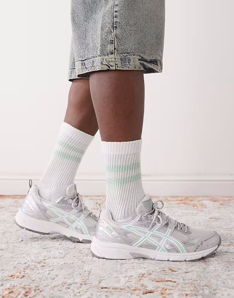 

Кроссовки Asics Gel-Nunobiki в облачно-сером и белом цветах