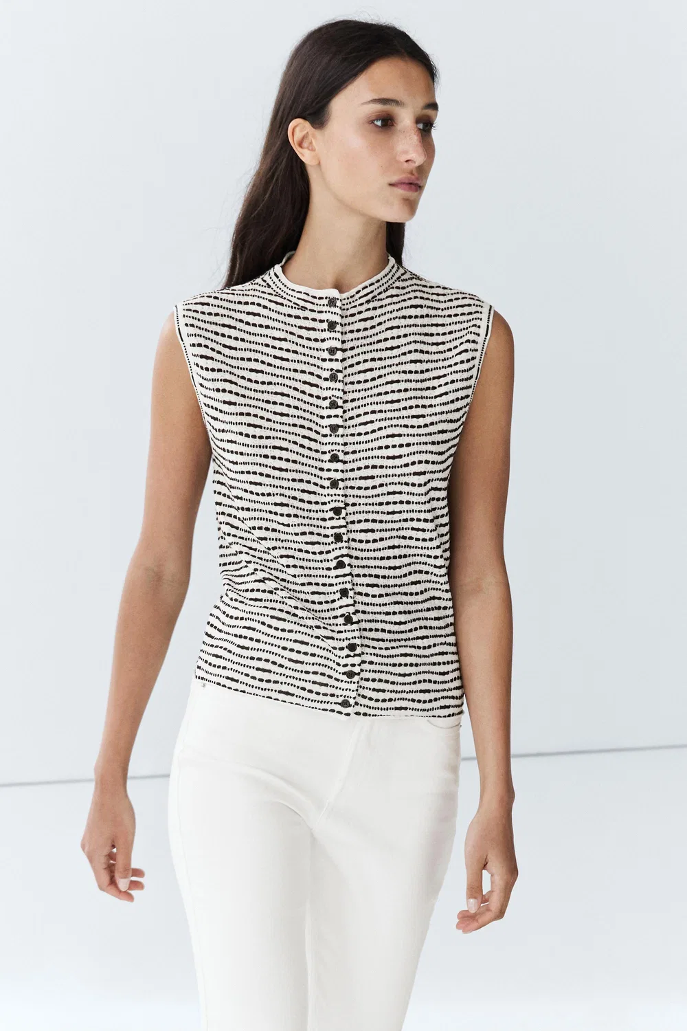 Жилет Massimo Dutti High-neck Textured, кремовый