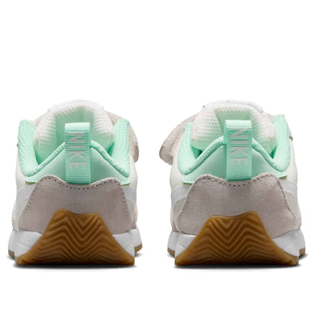 Детские кроссовки с текстильным верхом Pacific 'Sail Gum Light Brown' Nike, Sail/Gum Light Brown/Safety Orange/Arctic Green — фото 4