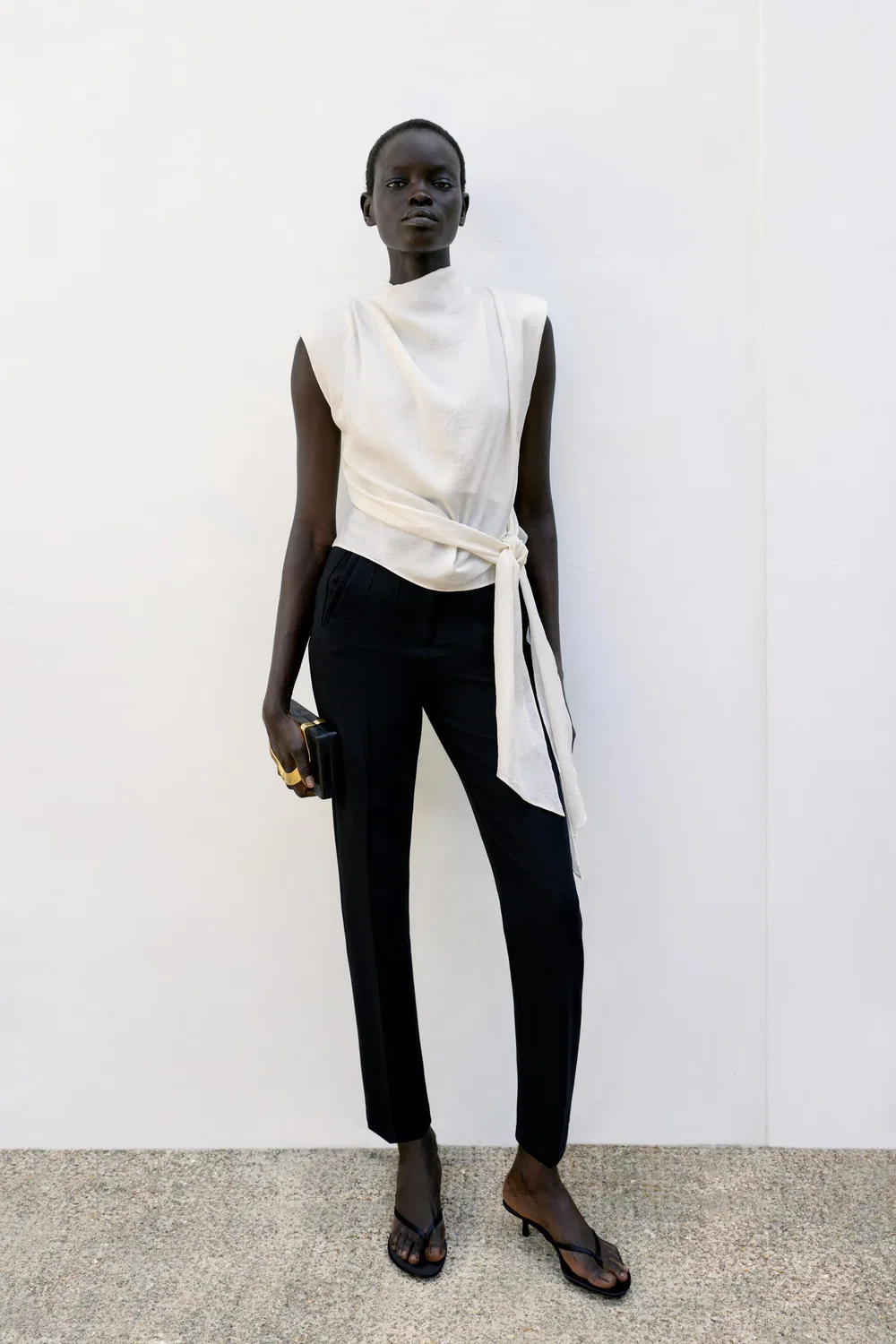 Атласная блузка с подплечниками и узлом ZARA, Ecru