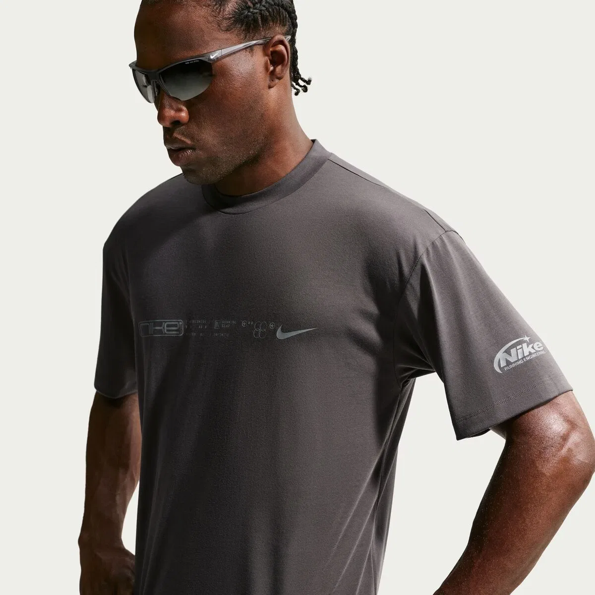 Мужская футболка с коротким рукавом Dri-FIT Disrupt Nike, Medium Ash/Black — фото 3