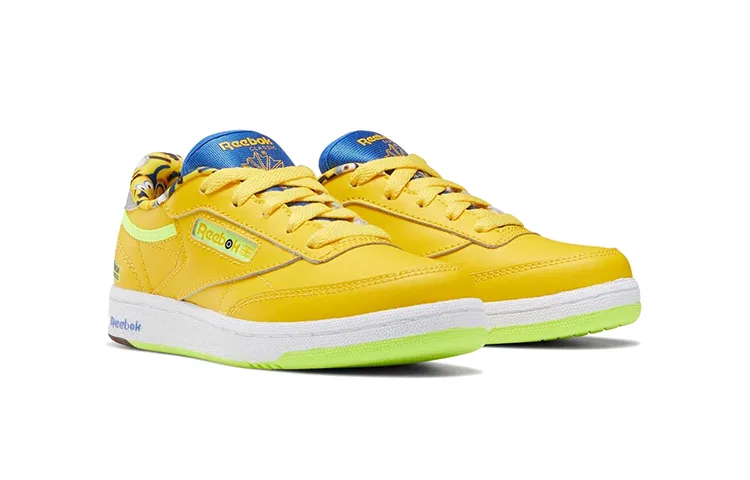 Детские кроссовки для скейтбординга с принтом Minions Club C Low, Reebok, Yellow Blue — фото 4