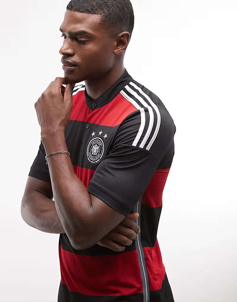 Выездная футболка сборной Германии по футболу Adidas, 2014 год, черно-красная — фото 4