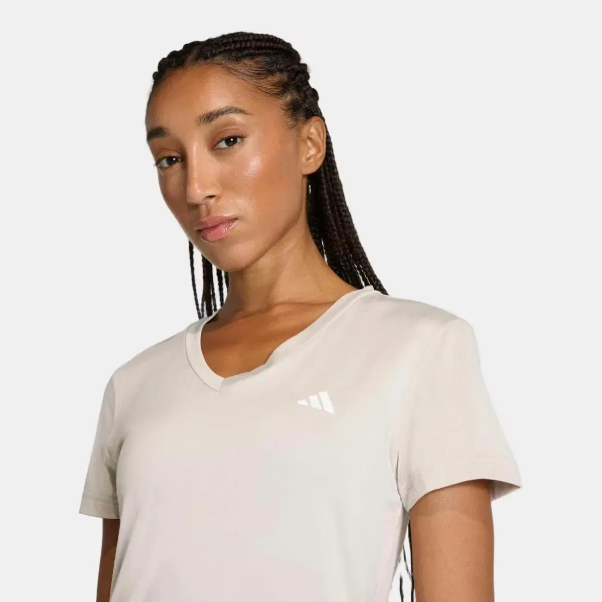 Женская футболка с V-образным вырезом Essentials adidas, Beige — фото 4