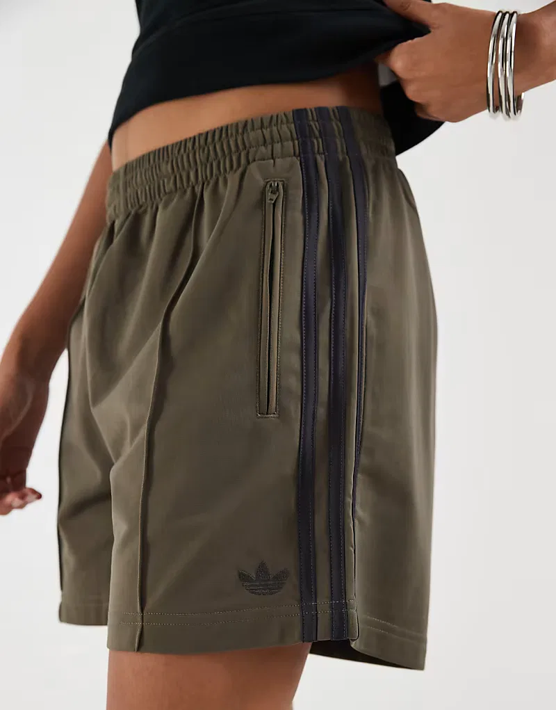 Шорты Adidas Originals Firebird темно-хаки — фото 4