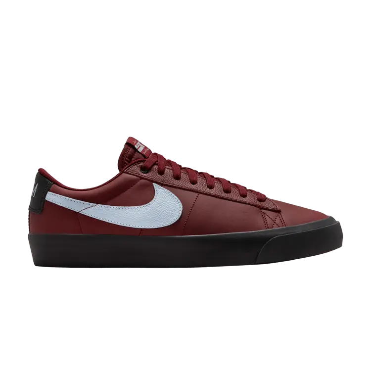 

Кроссовки Nike Zoom Blazer Low Pro GT SB Dark Team Red, красный