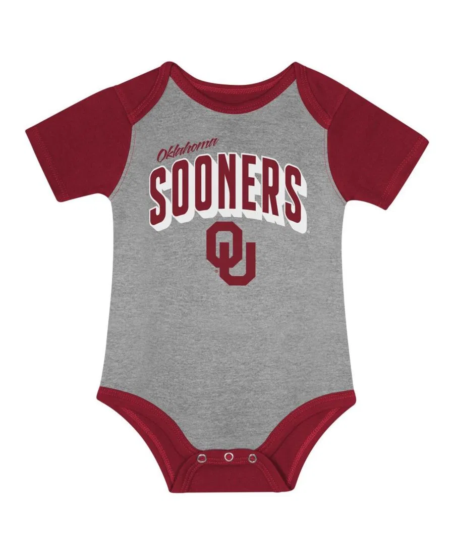 Комплект для новорожденных с боди, слюнявчиком и шапкой Oklahoma Sooners Dynamic Duo Outerstuff, Maroon — фото 2