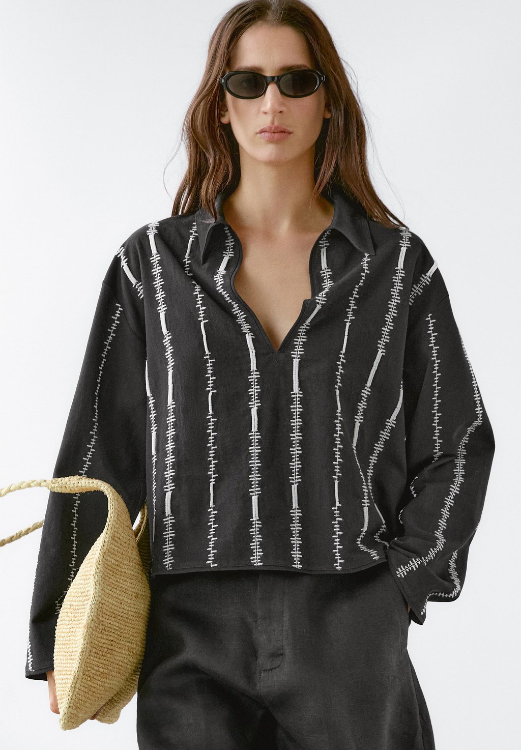 

Блуза WITH EMBROIDERY Massimo Dutti, черный