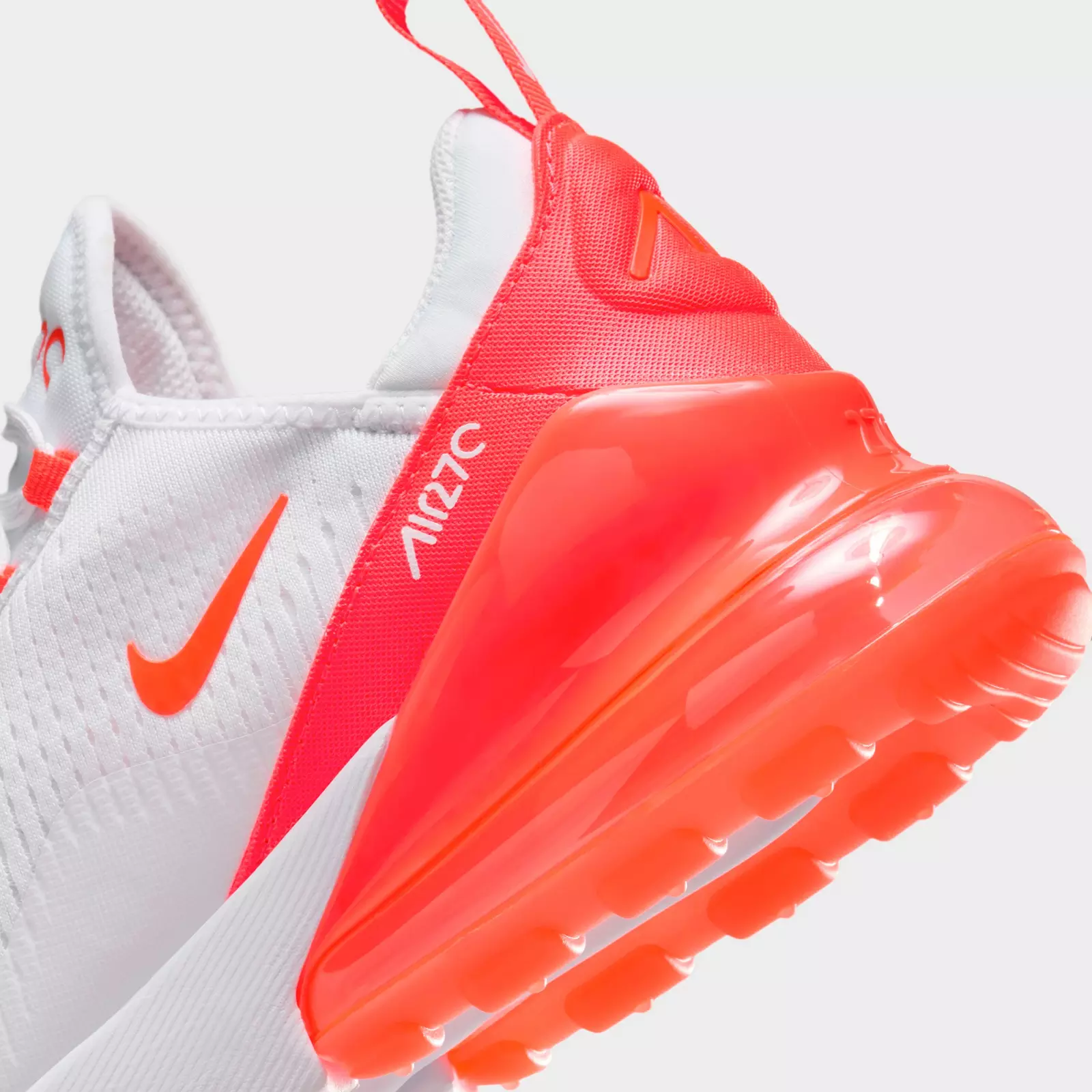 Кроссовки Women's Nike Air Max 270 Casual, белый/красный — фото 3