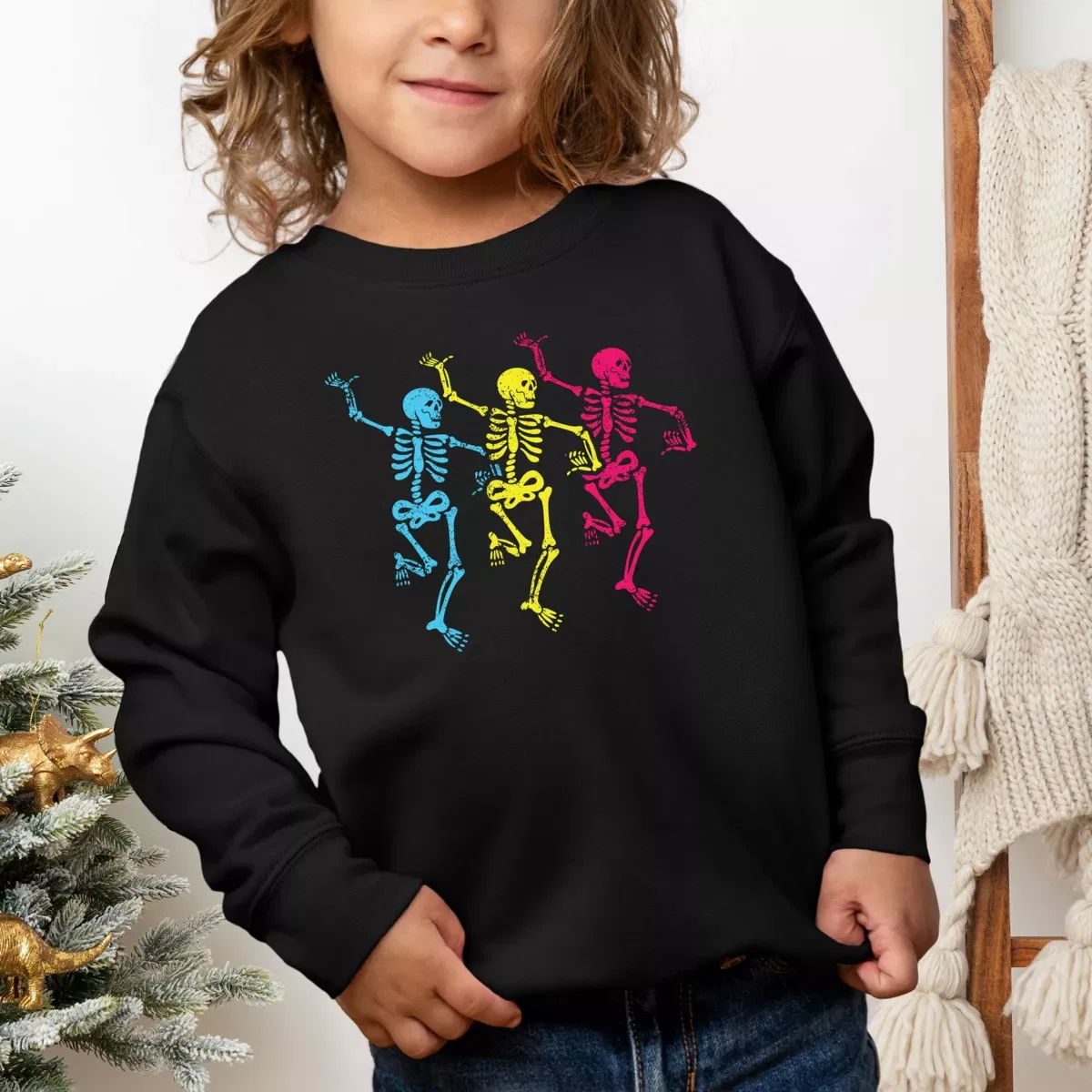 Детский свитшот с принтом Three Skeletons Dancing Neon The Juniper Shop, Black — фото 3