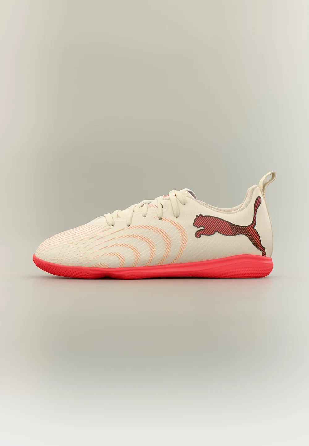 Футбольные бутсы Future 9 Play It Jr унисекс - для игры в помещении Puma, Sugared Almond/White/Ultra Red/Black