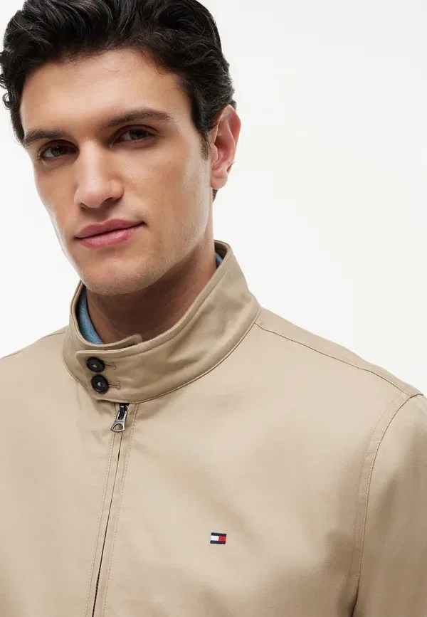 Куртка-бомбер Tommy Hilfiger Classic Harrington Core Essentials, батик хаки — фото 4