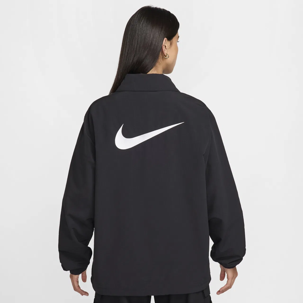 Женская куртка NSW Essentials Woven UV Coaches Nike, черный/белый — фото 2