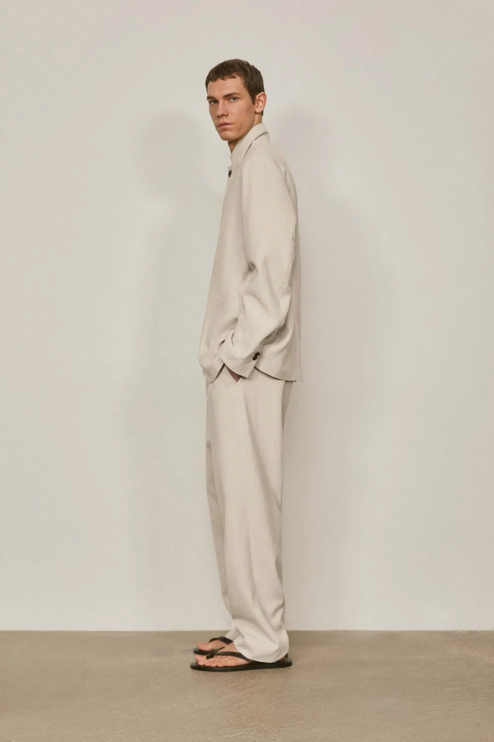 Блейзер из 100% льна с декоративными карманами - лимитированная серия Massimo Dutti, кремовый — фото 2
