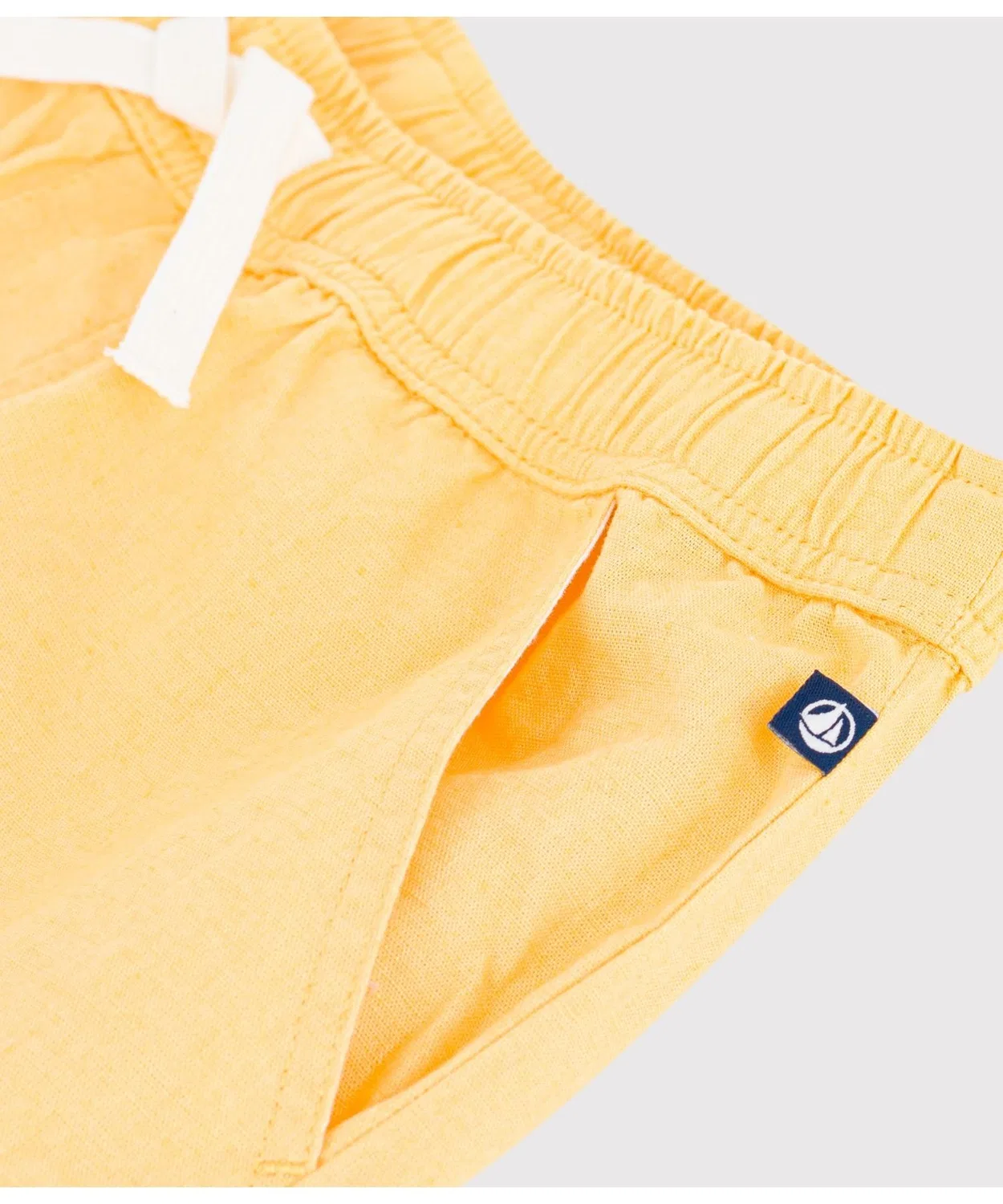 Детские шорты-бермуды из хлопка и льна с брендовым логотипом PETIT BATEAU, Yellow — фото 3