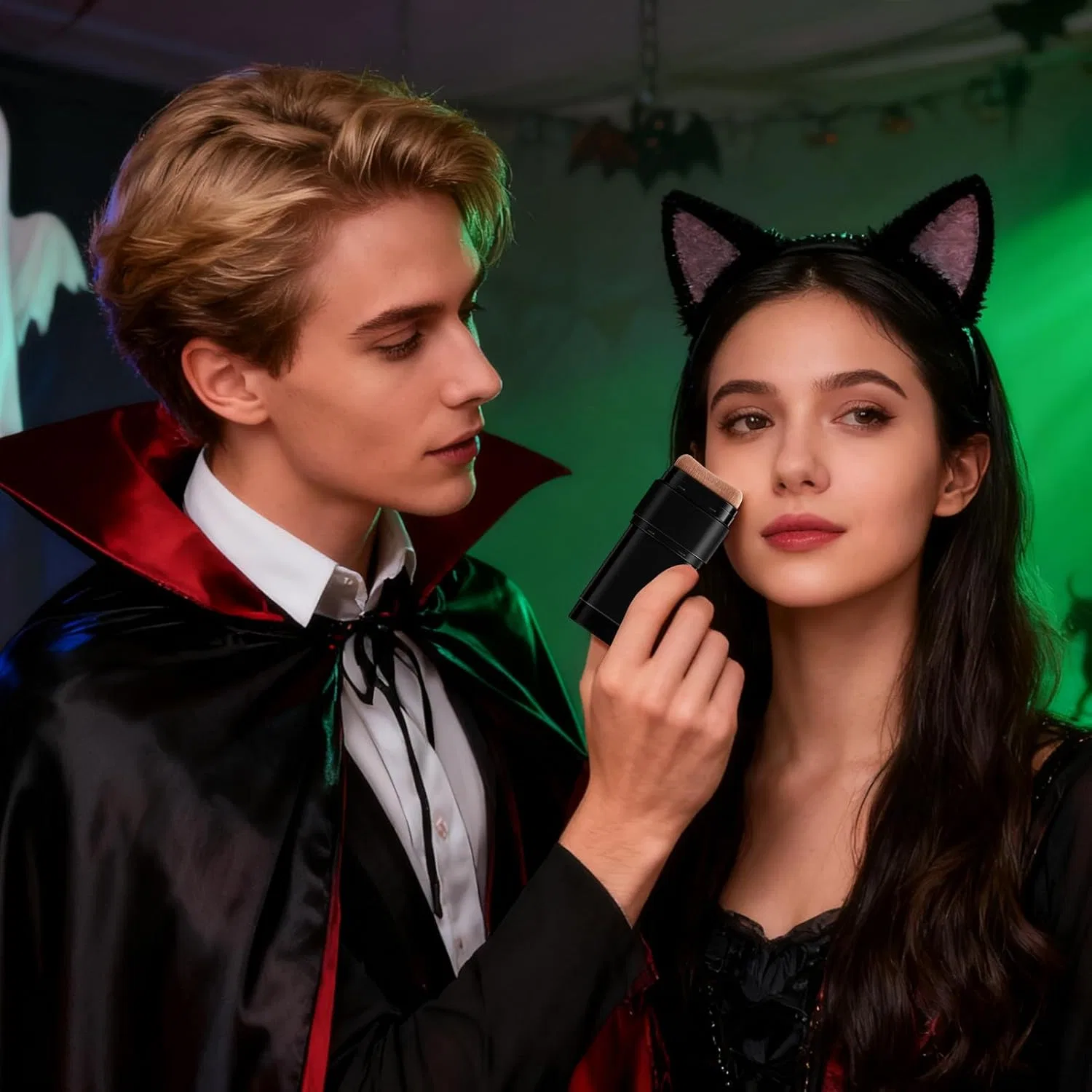 Тональный стик для лица Goth Halloween с кистью, черный, 15 г — фото 2