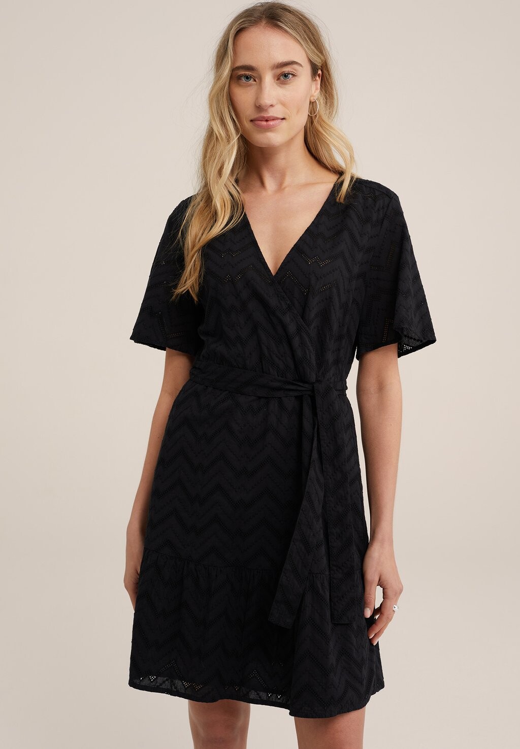 

Повседневное платье WE Fashion, цвет black