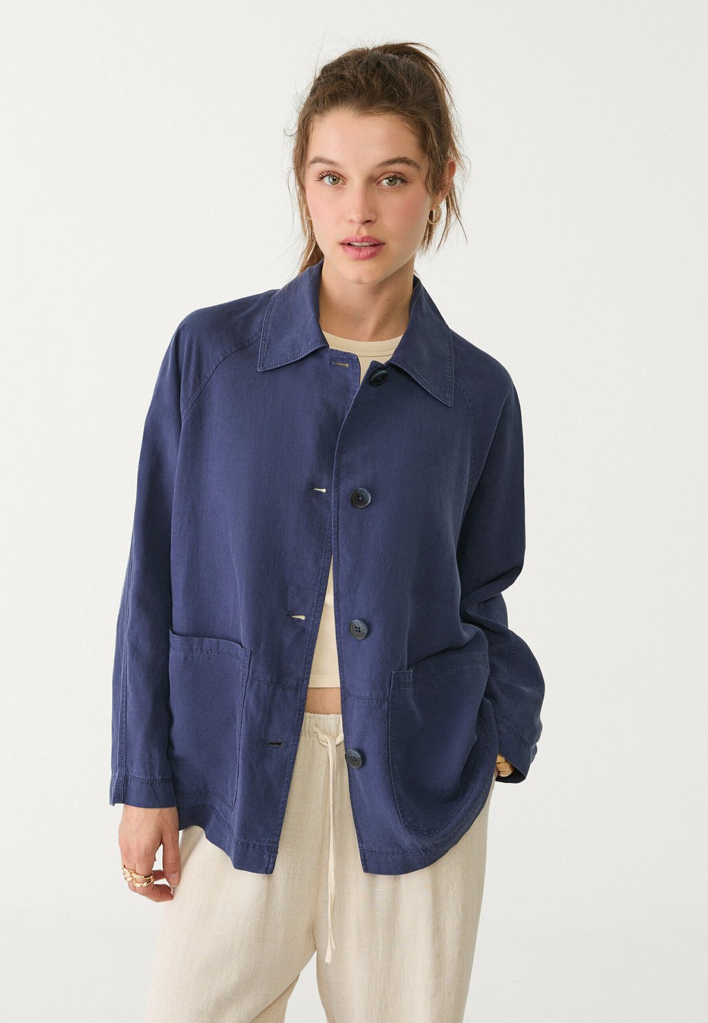 

Легкая куртка FLOWING JACKET Stradivarius, темно-синий