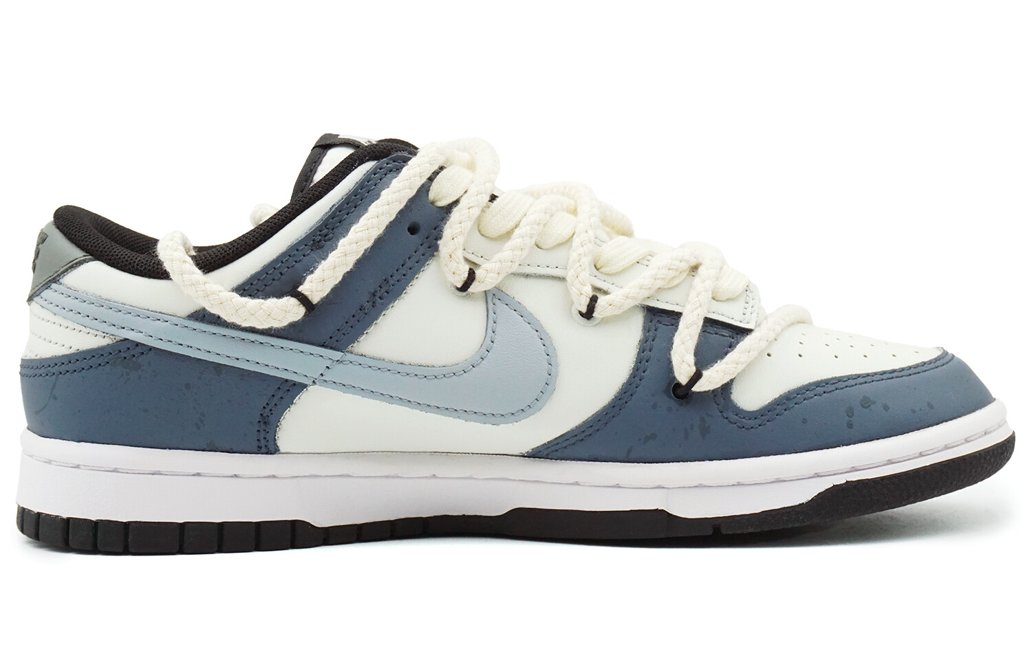 

Кроссовки Nike Dunk Skateboard Shoes Women's Low-Top White Blue