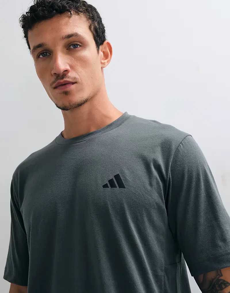Футболка Adidas performance Workout essentials feelready в цвете Legend Ivy