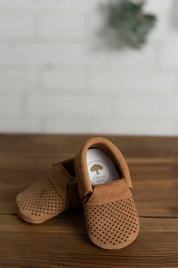 Детские туфли для новорожденных кожаные перфорированные Olivo Mini, Brown — фото 4